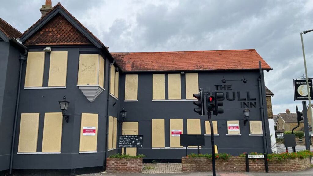 The Bull Inn, Shepperton, Surrey, TW17