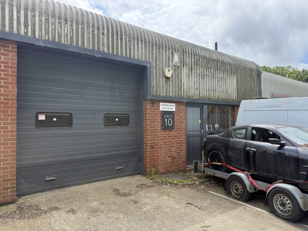 Unit 10, Sheddingdean Business Centre, Burgees Hill, RH15 8QY