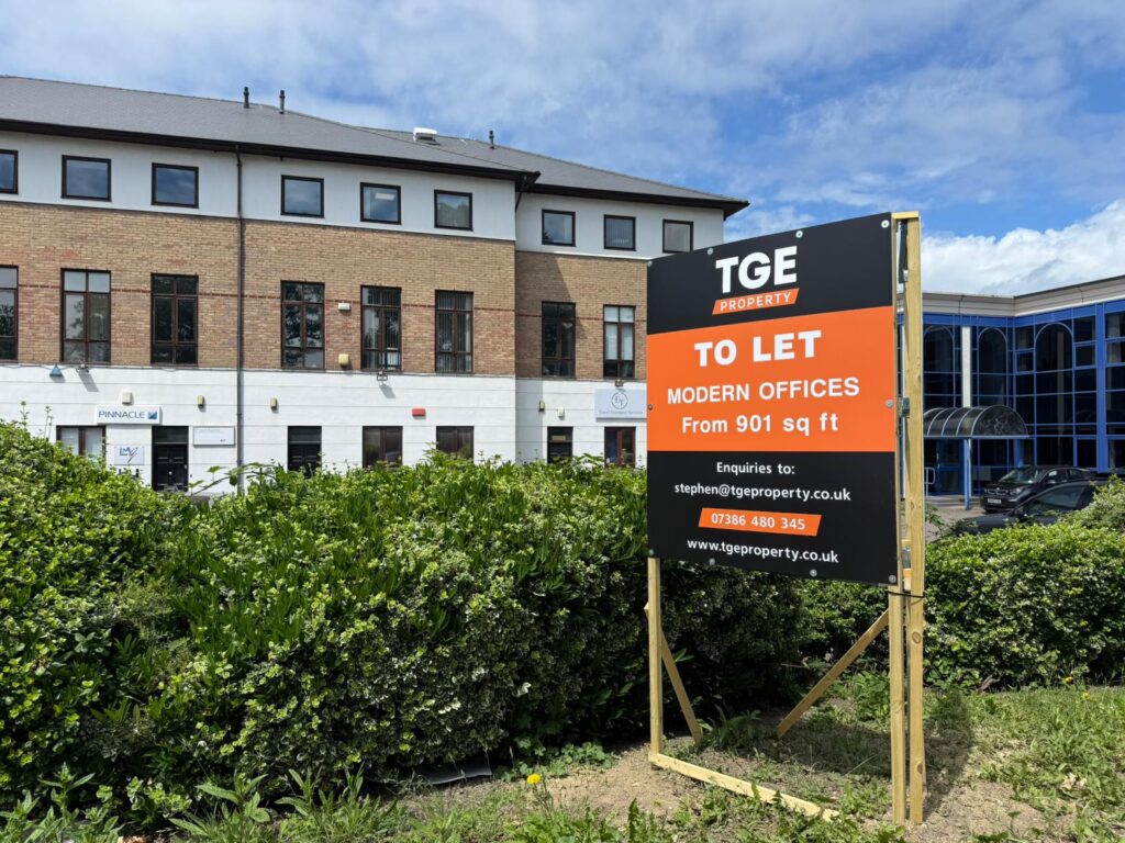 First & Second Floor Office, Gatwick Road, Crawley, RH10 9PJ